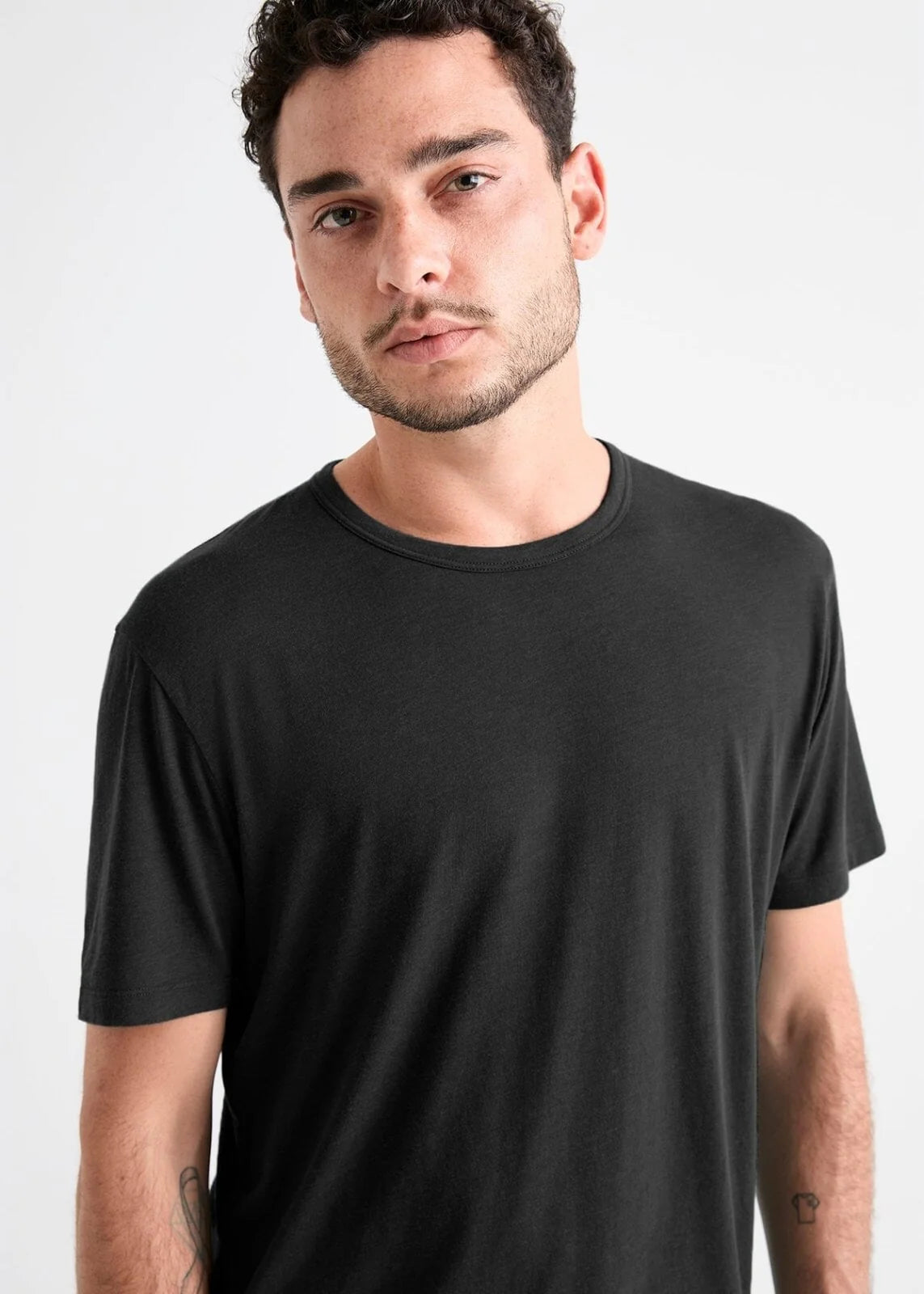'Du/er PurePima Tee' in 'Black' colour