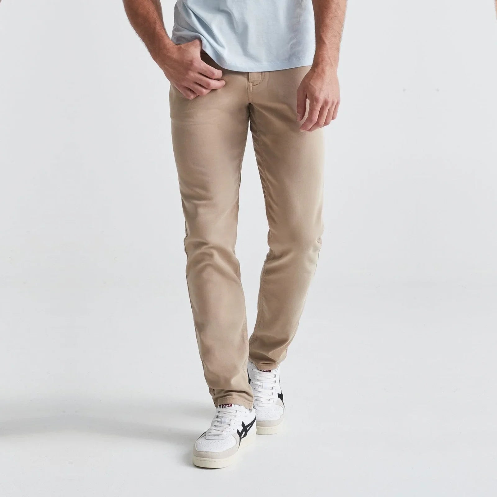 'Du/er No Sweat Pant Slim - Desert Khaki' in 'Desert Khaki' colour