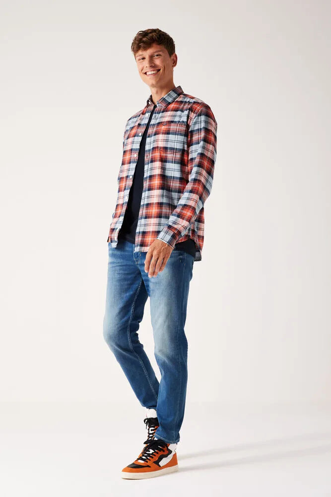 'Garcia Checkered Shirt' in 'Red' colour