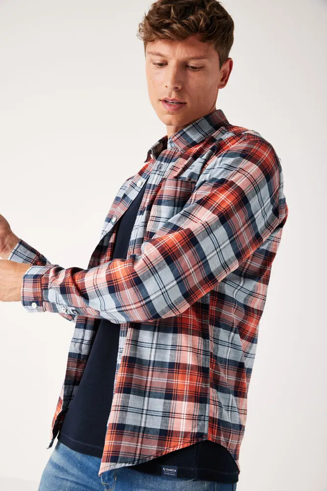 'Garcia Checkered Shirt' in 'Red' colour