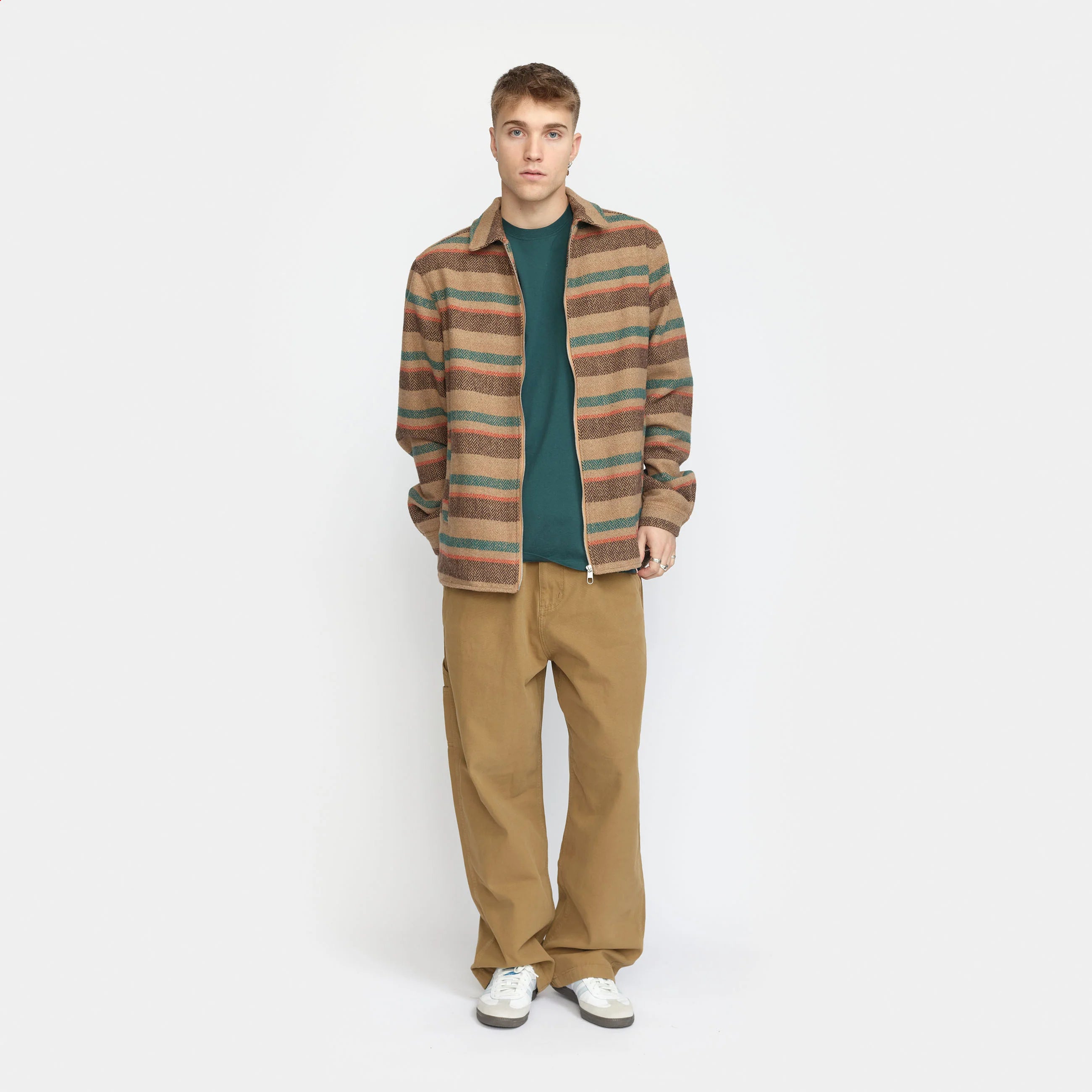 ‘Revolution 3129 Zipped Overshirt' in ‘Green' colour