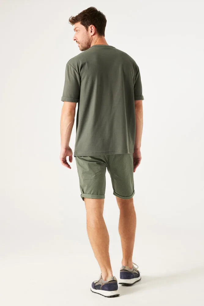 'Garcia O41007 Short Sleeve Tee with Textured Fabric' in 'Green' colour