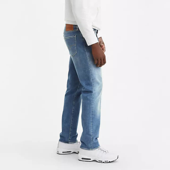 'Levis 541 Athletic Taper Jeans' in 'Walter' colour