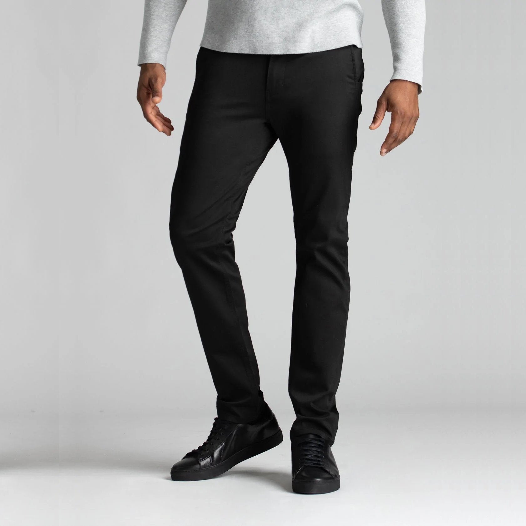 'Du/er Smart Stretch Slim Trouser' in 'Black' colour