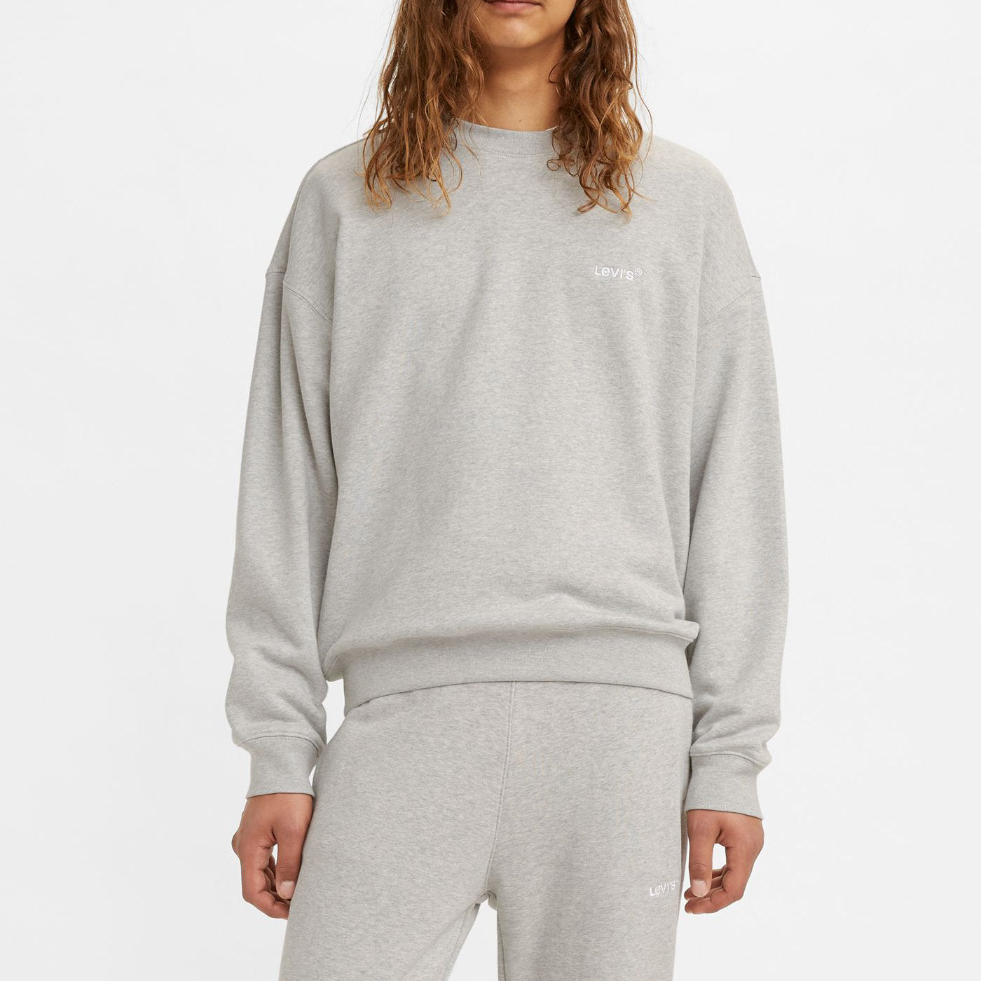 'Levis Red Tab Crewneck Sweatshirt' in 'Light Mist Heather Grey' colour