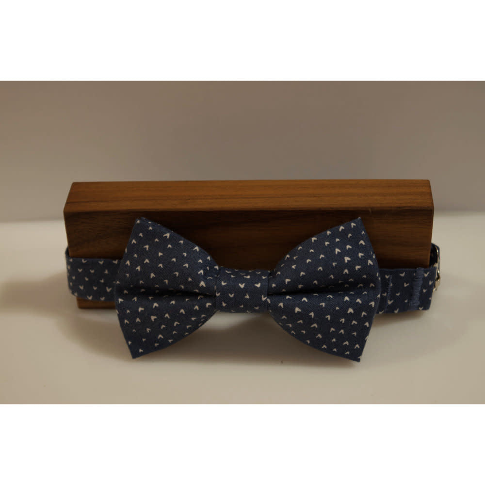 'Beaux Hand Crafted Pre-Tie Bowtie' in 'Blue Chevron' colour