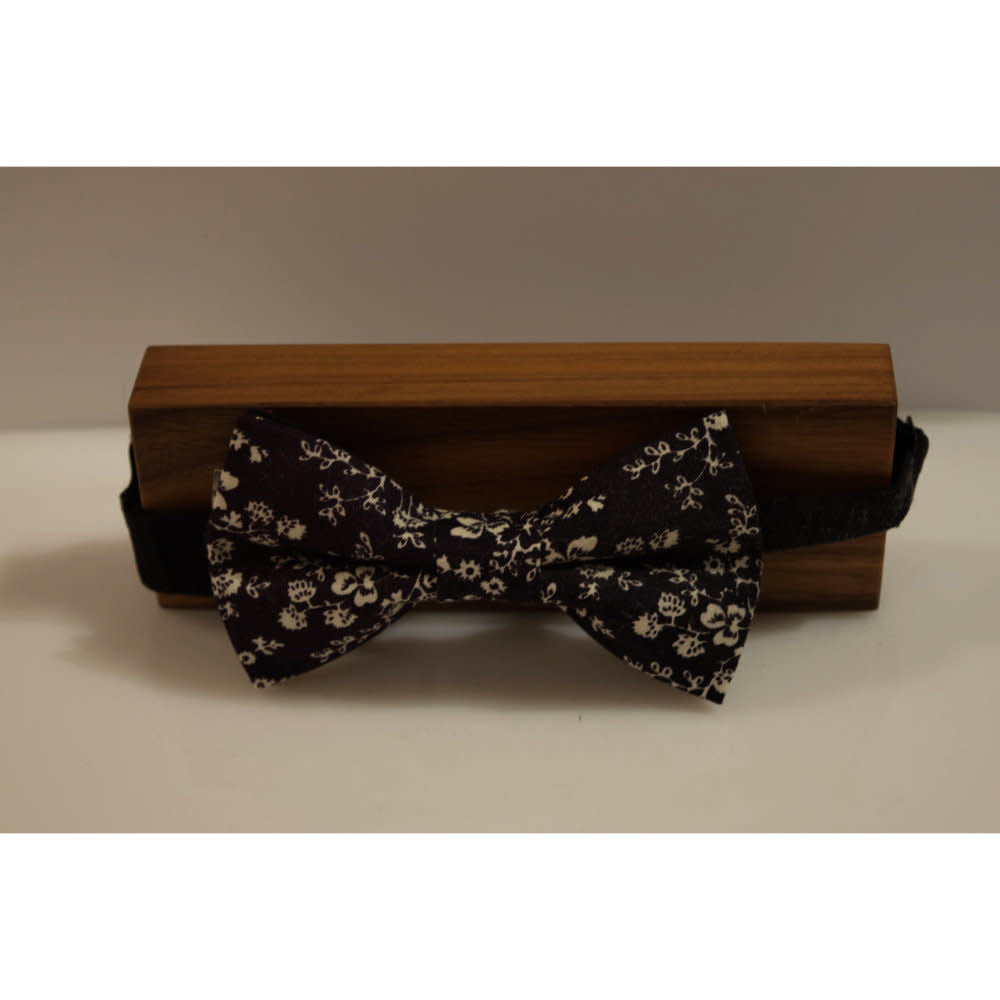 'Beaux Hand Crafted Pre-Tie Bowtie' in 'Black Vintage Floral' colour