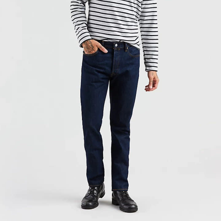 'Levis 501 Original Fit Jeans' in 'Rinse' colour