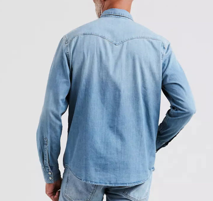 'Levis Barstow Western Shirt - Red Cast Stone' in 'Light Wash' colour