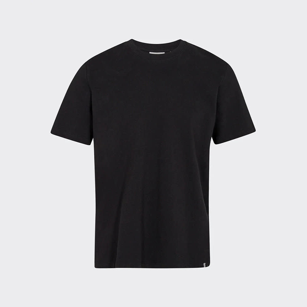 'MINIMUM Sims 2.0 2088 Tee' in 'Black' colour
