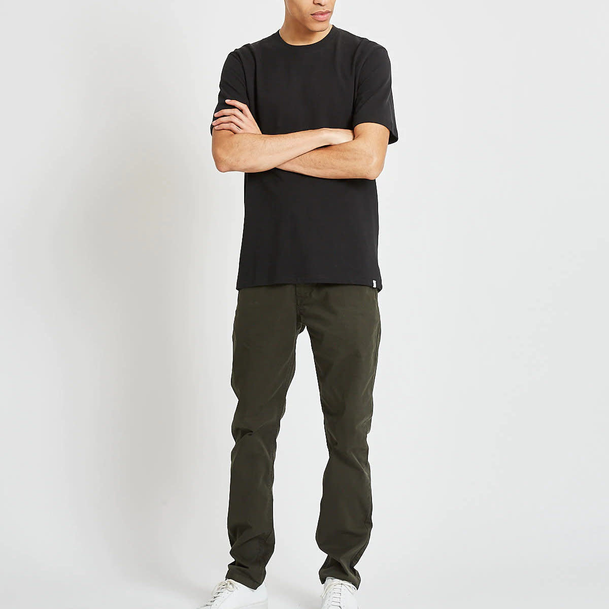'MINIMUM Sims 2.0 2088 Tee' in 'Black' colour