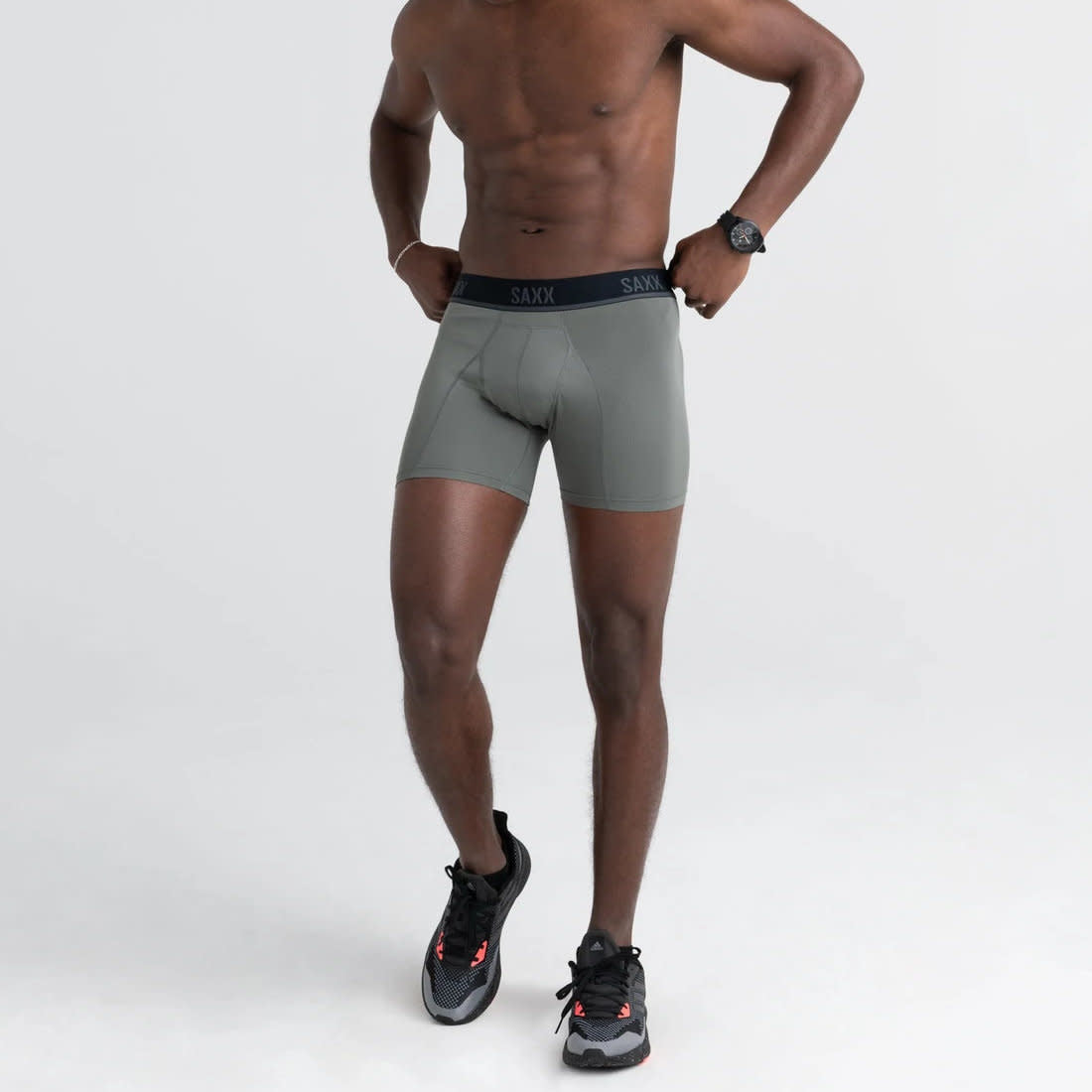 'SAXX Kinetic Light Compression Mesh Boxer Brief - Cargo' in 'Grey' colour