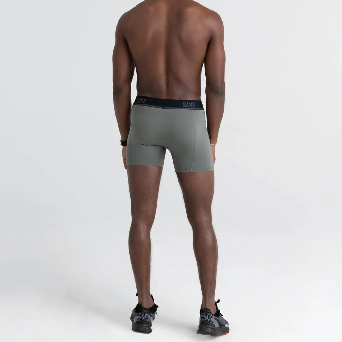 'SAXX Kinetic Light Compression Mesh Boxer Brief - Cargo' in 'Grey' colour