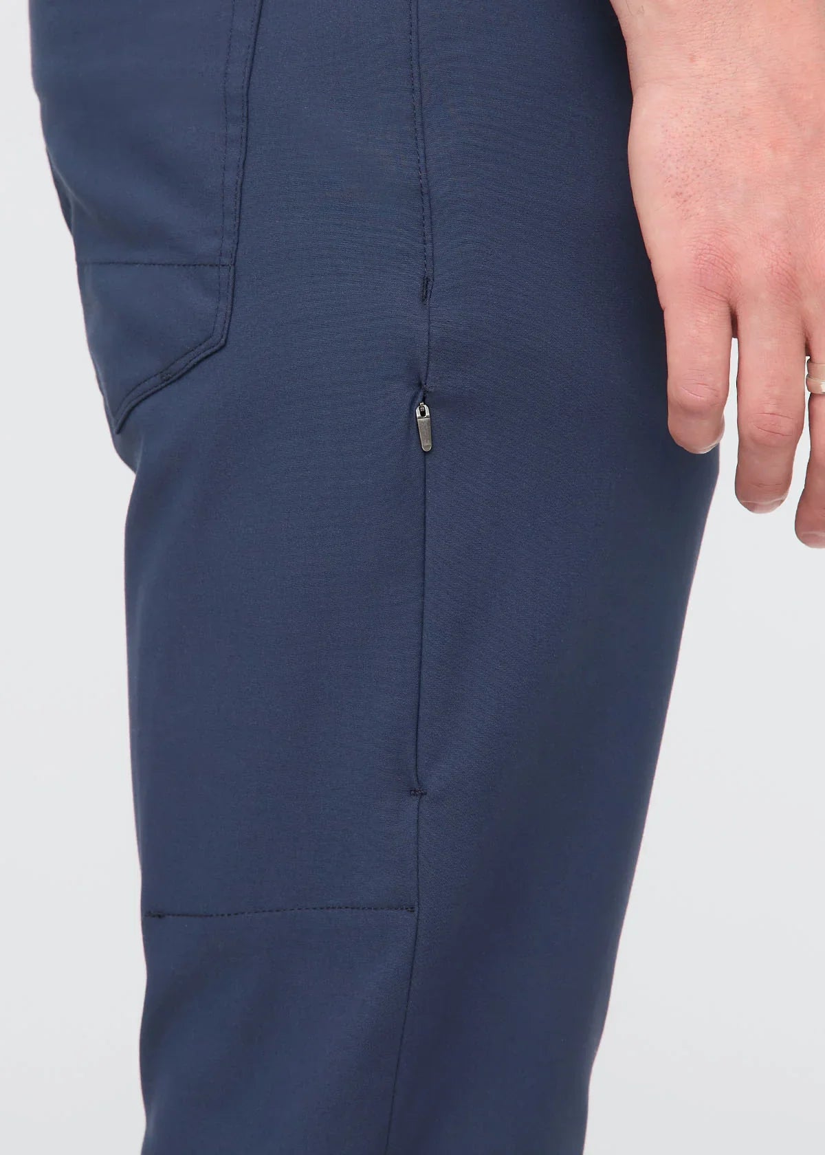 'Du/er NuStretch 5 Pocket Pant Slim' in 'Navy' colour