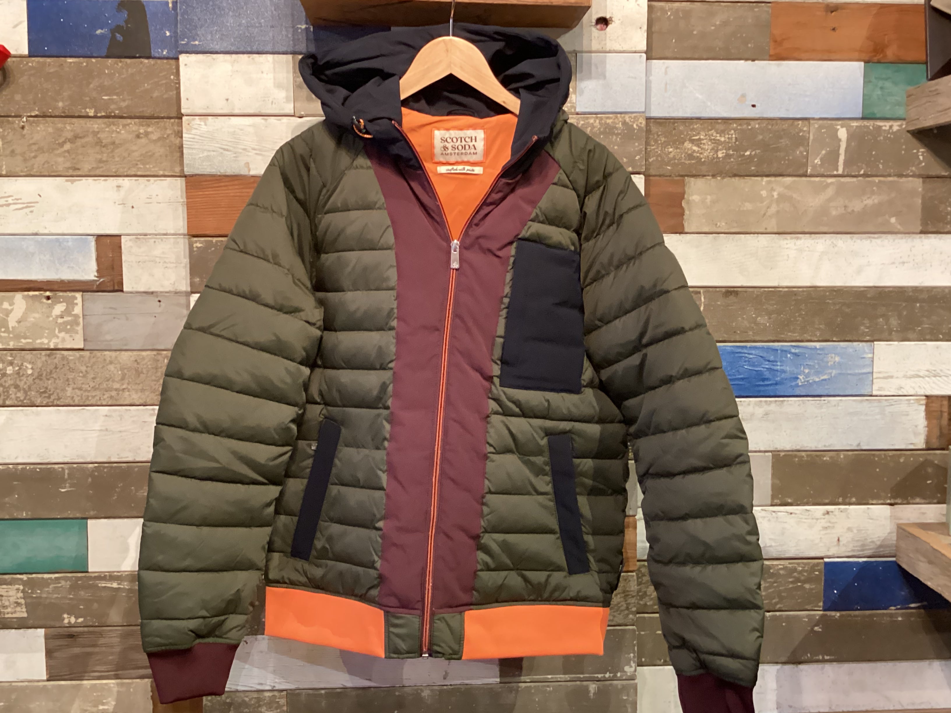 'Scotch & Soda Colourblock Quilted Bomber Jacket' in 'Military' colour