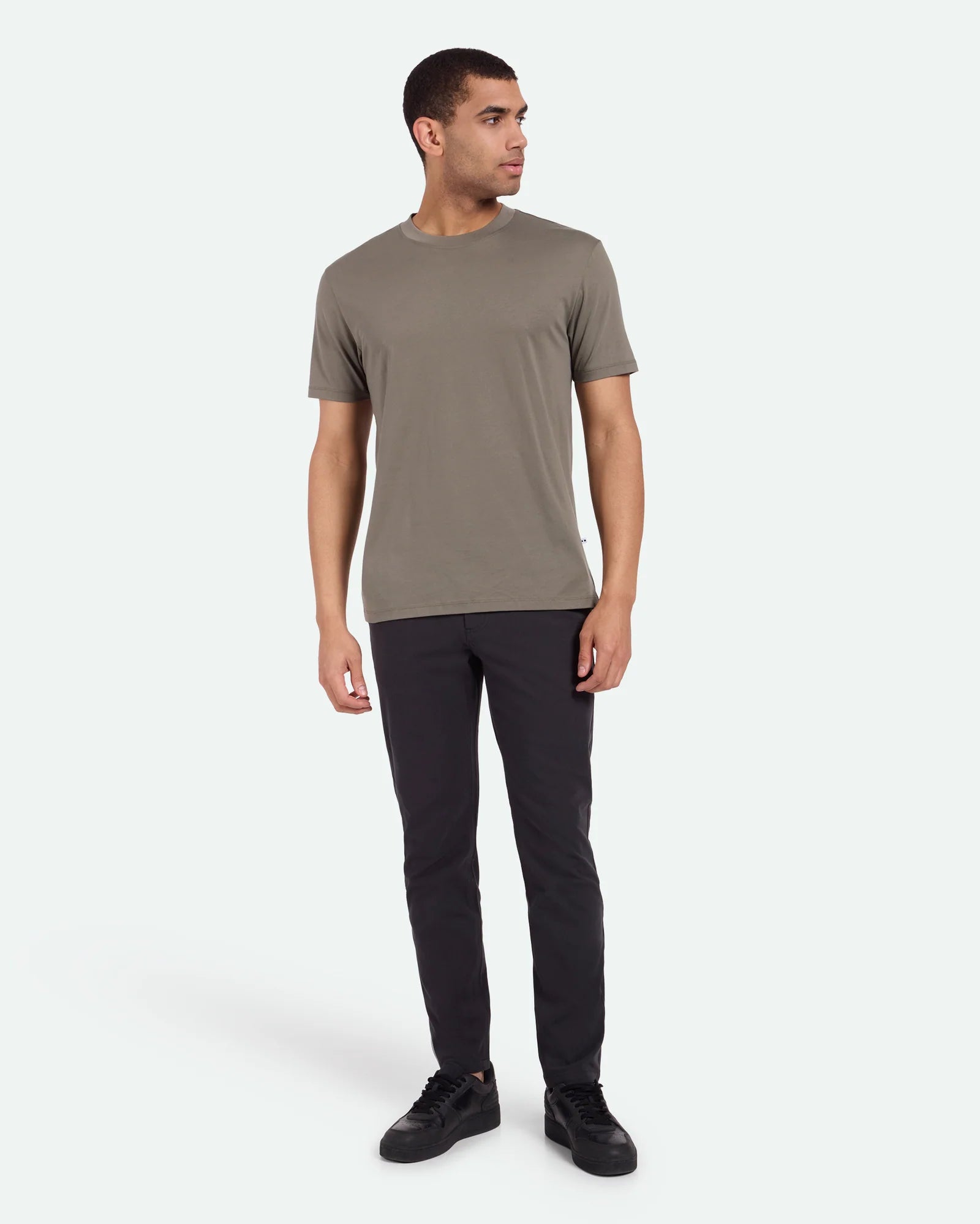 'Minimum Aarhus G029 Tee' in 'Dusty Olive' colour