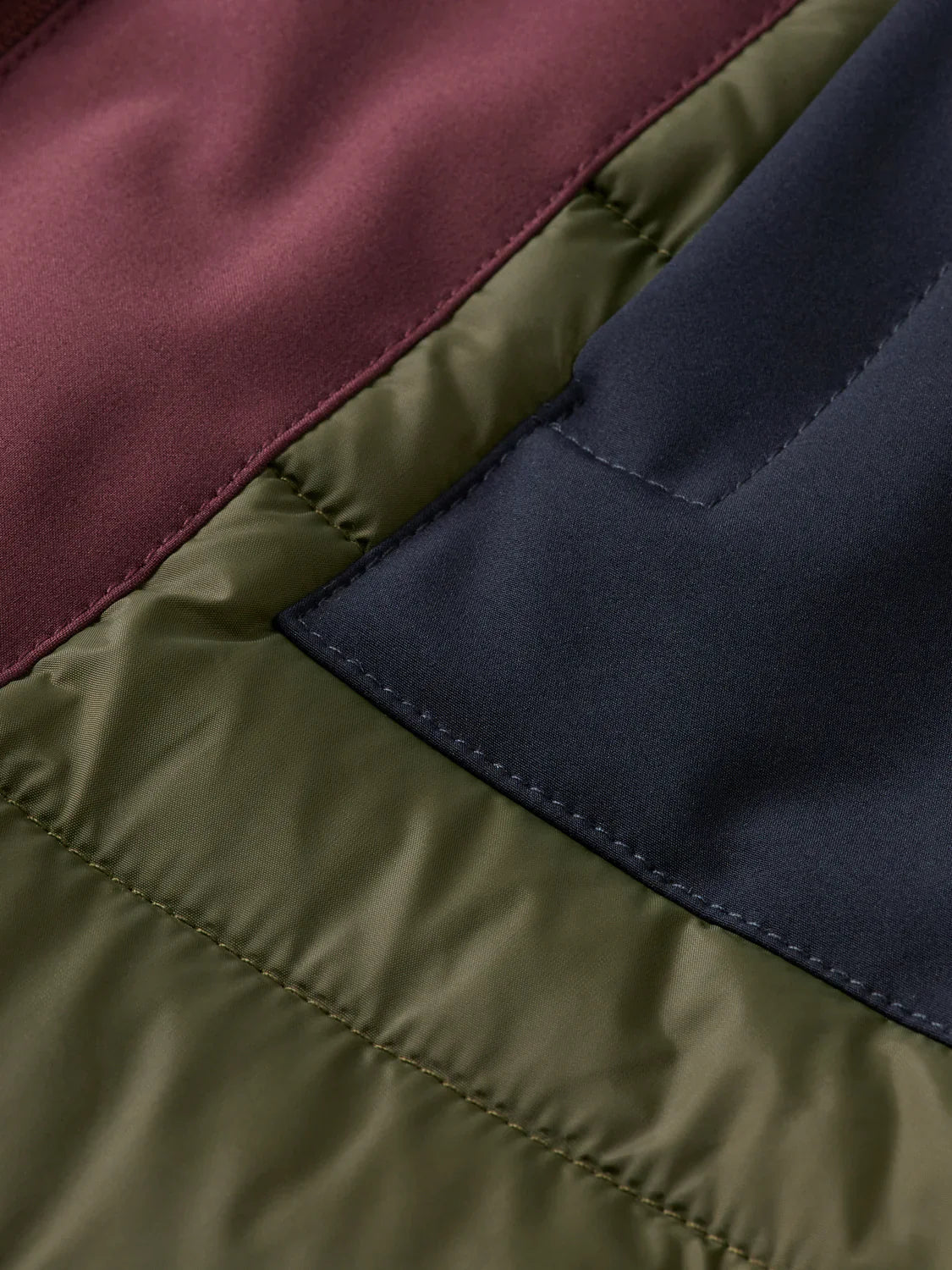 'Scotch & Soda Colourblock Quilted Bomber Jacket' in 'Military' colour